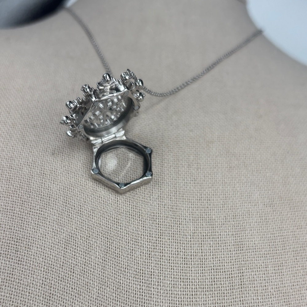 Origami Owl Silver-Tone Snowflake locked Necklace with Clear Crystals - Picture 5 of 6